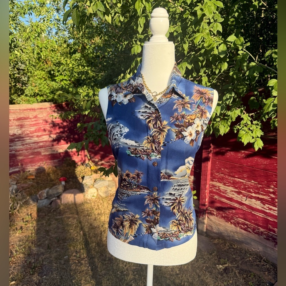 Hilo Hattie Blue Tropical Button Down Shirt